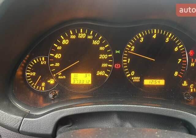 Серый Тойота Авенсис, объемом двигателя 1.6 л и пробегом 373 тыс. км за 5600 $, фото 7 на Automoto.ua