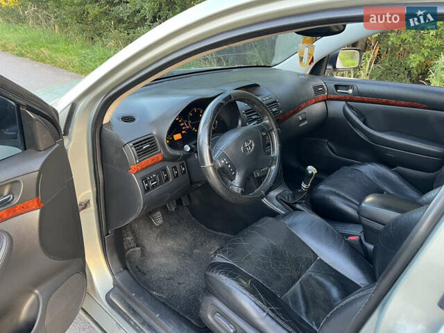 Серый Тойота Авенсис, объемом двигателя 2 л и пробегом 341 тыс. км за 4300 $, фото 22 на Automoto.ua