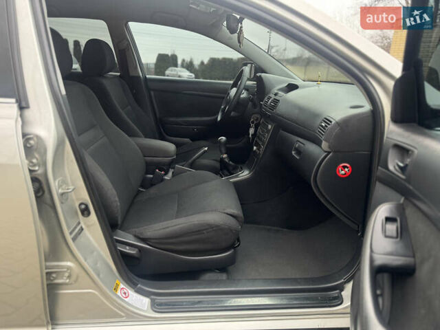 Серый Тойота Авенсис, объемом двигателя 2 л и пробегом 400 тыс. км за 4850 $, фото 11 на Automoto.ua