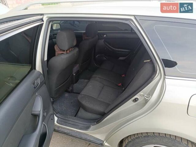 Серый Тойота Авенсис, объемом двигателя 1.79 л и пробегом 195 тыс. км за 5800 $, фото 13 на Automoto.ua