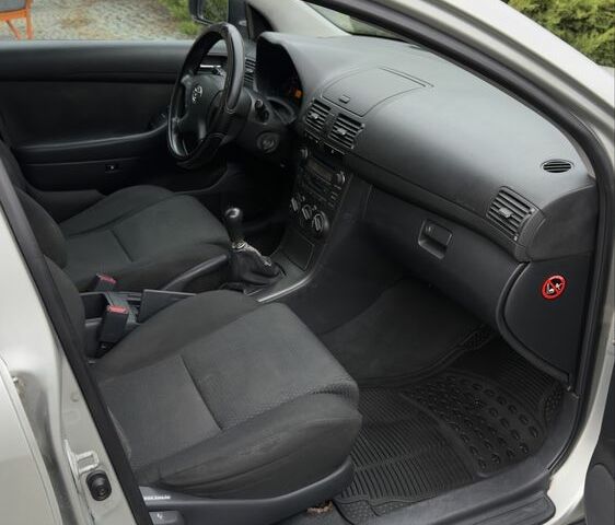 Сірий Тойота Авенсіс, об'ємом двигуна 2 л та пробігом 300 тис. км за 3290 $, фото 8 на Automoto.ua