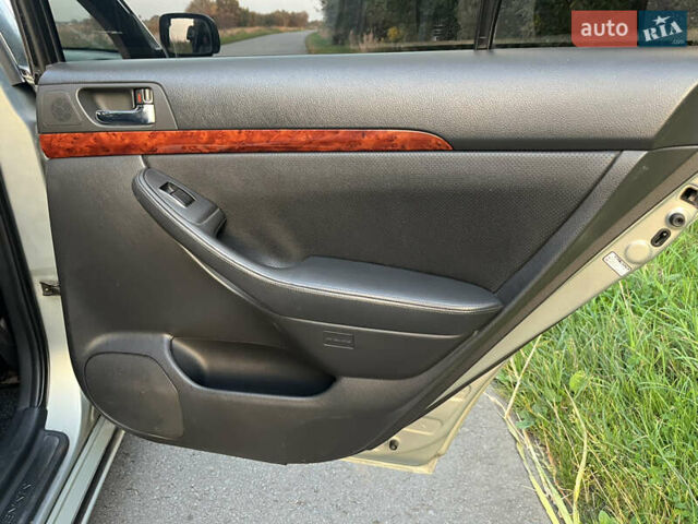 Серый Тойота Авенсис, объемом двигателя 2 л и пробегом 341 тыс. км за 4300 $, фото 29 на Automoto.ua