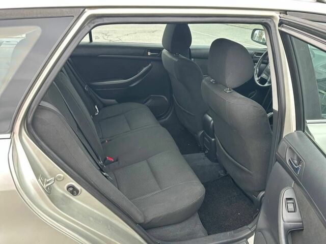 Серый Тойота Авенсис, объемом двигателя 2 л и пробегом 358 тыс. км за 2650 $, фото 7 на Automoto.ua