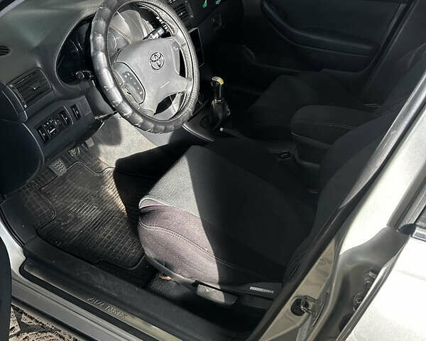 Сірий Тойота Авенсіс, об'ємом двигуна 2 л та пробігом 360 тис. км за 4599 $, фото 4 на Automoto.ua