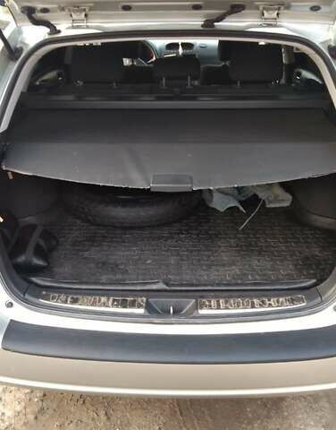 Серый Тойота Авенсис, объемом двигателя 1.6 л и пробегом 373 тыс. км за 5600 $, фото 14 на Automoto.ua