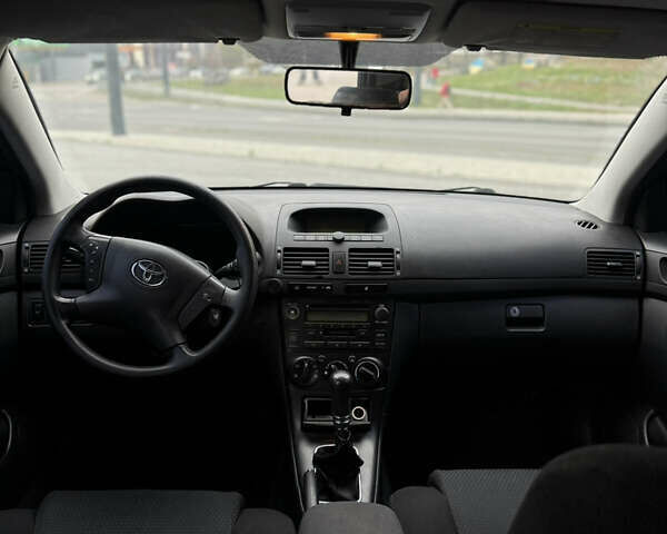 Сірий Тойота Авенсіс, об'ємом двигуна 2 л та пробігом 373 тис. км за 4450 $, фото 10 на Automoto.ua