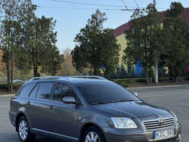 Серый Тойота Авенсис, объемом двигателя 2 л и пробегом 190 тыс. км за 3180 $, фото 1 на Automoto.ua