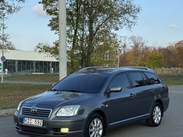 Серый Тойота Авенсис, объемом двигателя 2 л и пробегом 190 тыс. км за 3180 $, фото 2 на Automoto.ua