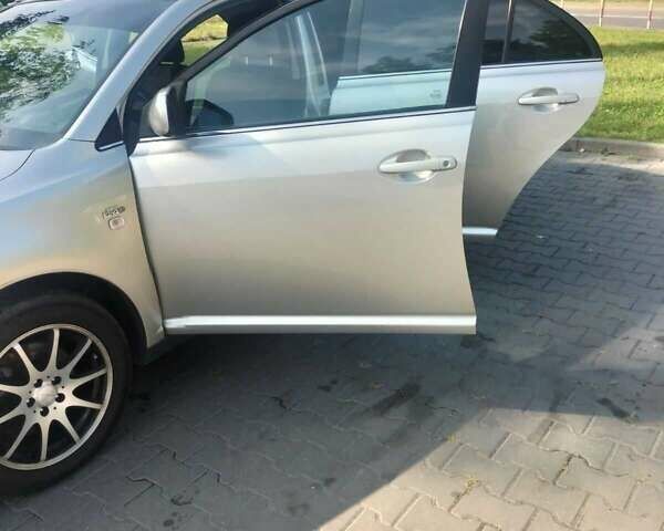 Серый Тойота Авенсис, объемом двигателя 2 л и пробегом 200 тыс. км за 5200 $, фото 10 на Automoto.ua