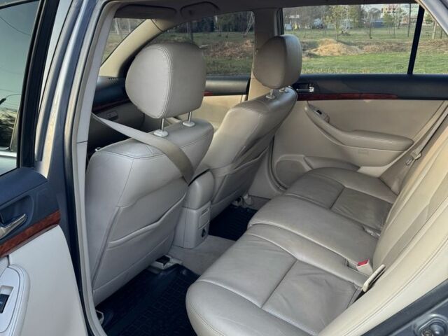 Серый Тойота Авенсис, объемом двигателя 2 л и пробегом 190 тыс. км за 3180 $, фото 6 на Automoto.ua