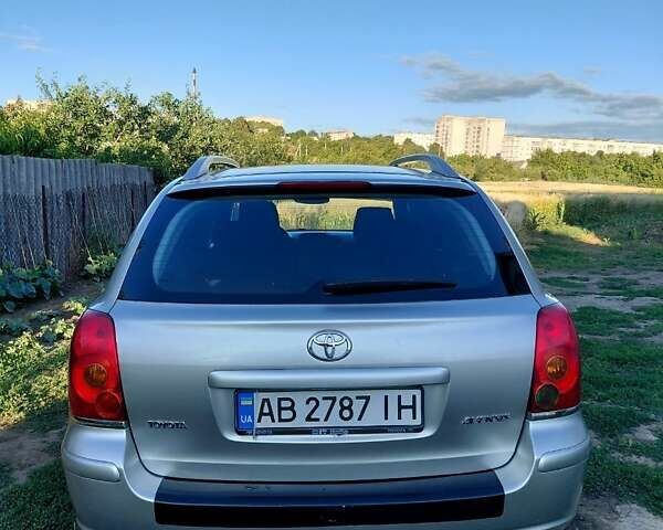 Серый Тойота Авенсис, объемом двигателя 1.8 л и пробегом 300 тыс. км за 6200 $, фото 1 на Automoto.ua