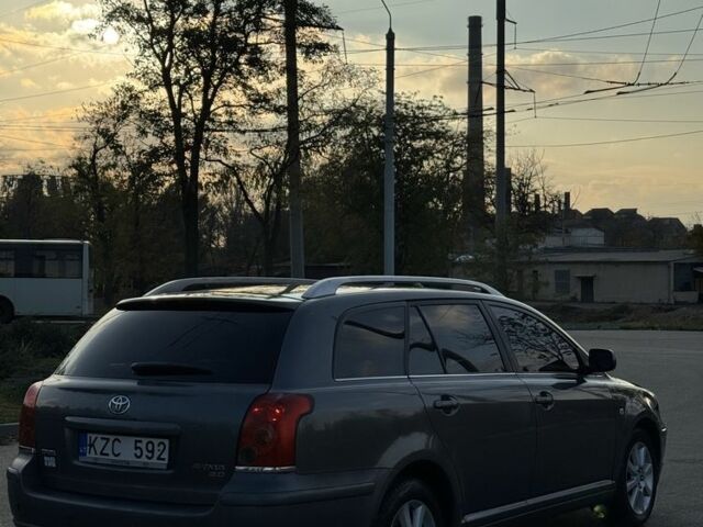 Серый Тойота Авенсис, объемом двигателя 2 л и пробегом 190 тыс. км за 3180 $, фото 4 на Automoto.ua