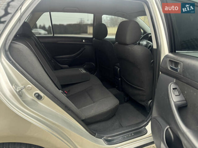 Серый Тойота Авенсис, объемом двигателя 2 л и пробегом 400 тыс. км за 4850 $, фото 13 на Automoto.ua