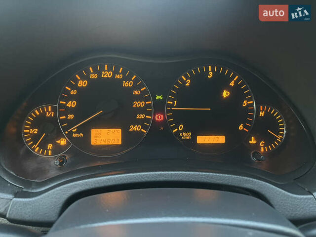 Серый Тойота Авенсис, объемом двигателя 2 л и пробегом 341 тыс. км за 4300 $, фото 33 на Automoto.ua