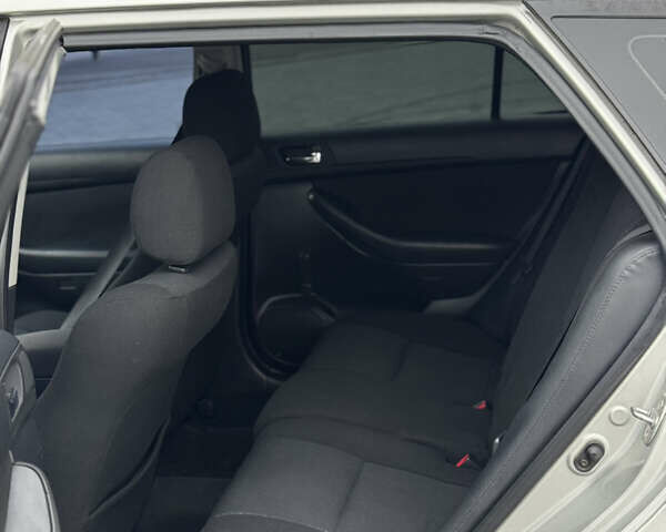 Серый Тойота Авенсис, объемом двигателя 2 л и пробегом 373 тыс. км за 4399 $, фото 9 на Automoto.ua