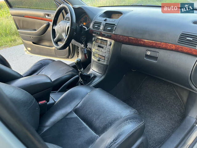Серый Тойота Авенсис, объемом двигателя 2 л и пробегом 341 тыс. км за 4300 $, фото 27 на Automoto.ua