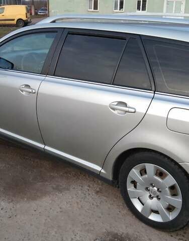 Серый Тойота Авенсис, объемом двигателя 1.6 л и пробегом 373 тыс. км за 5600 $, фото 5 на Automoto.ua