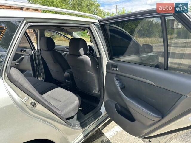 Серый Тойота Авенсис, объемом двигателя 1.8 л и пробегом 257 тыс. км за 5400 $, фото 16 на Automoto.ua