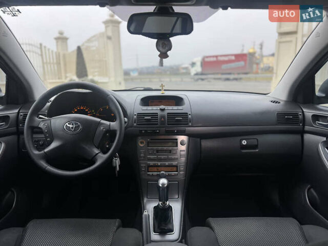 Серый Тойота Авенсис, объемом двигателя 2 л и пробегом 400 тыс. км за 4850 $, фото 10 на Automoto.ua