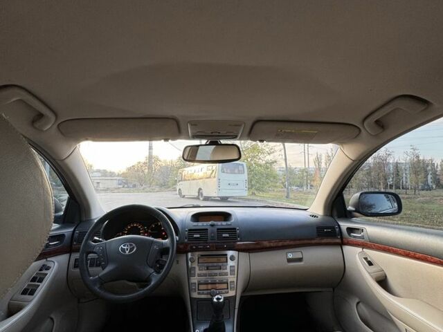 Серый Тойота Авенсис, объемом двигателя 2 л и пробегом 190 тыс. км за 3180 $, фото 5 на Automoto.ua