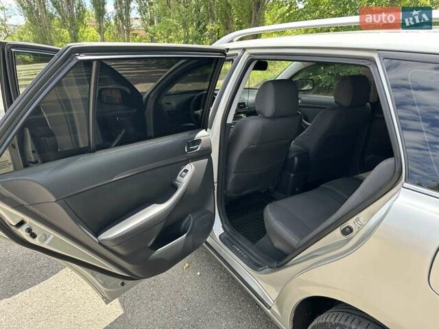 Серый Тойота Авенсис, объемом двигателя 1.8 л и пробегом 257 тыс. км за 5400 $, фото 12 на Automoto.ua