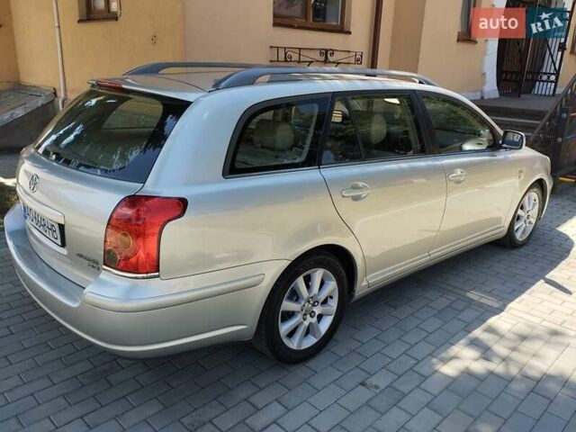 Серый Тойота Авенсис, объемом двигателя 2 л и пробегом 220 тыс. км за 7200 $, фото 4 на Automoto.ua