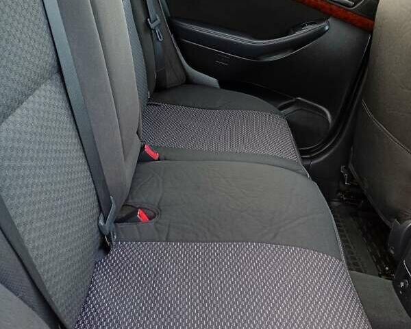 Серый Тойота Авенсис, объемом двигателя 2 л и пробегом 428 тыс. км за 4151 $, фото 4 на Automoto.ua