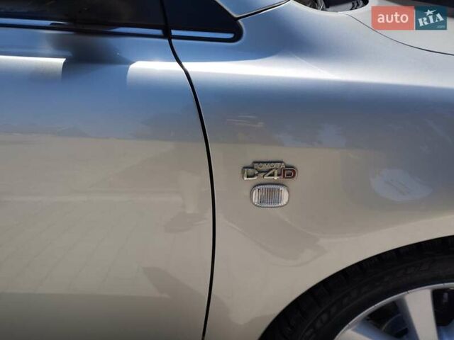 Серый Тойота Авенсис, объемом двигателя 2 л и пробегом 220 тыс. км за 7200 $, фото 7 на Automoto.ua