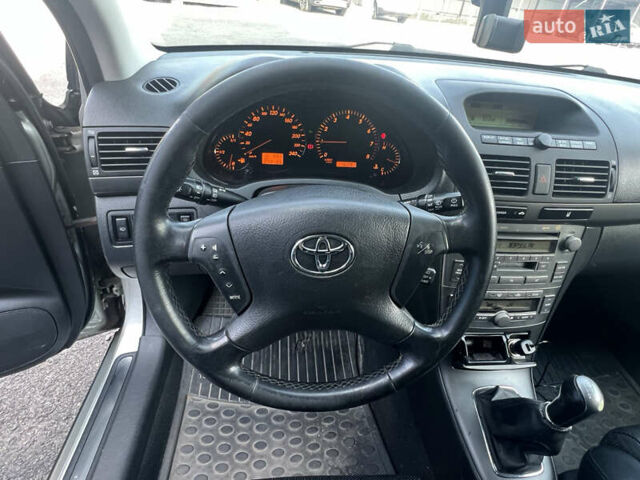 Серый Тойота Авенсис, объемом двигателя 2 л и пробегом 272 тыс. км за 4800 $, фото 12 на Automoto.ua