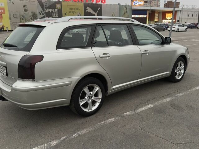 Серый Тойота Авенсис, объемом двигателя 1.8 л и пробегом 279 тыс. км за 6300 $, фото 4 на Automoto.ua