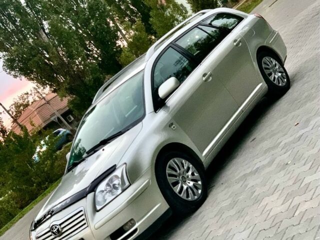 Серый Тойота Авенсис, объемом двигателя 2 л и пробегом 224 тыс. км за 4900 $, фото 1 на Automoto.ua