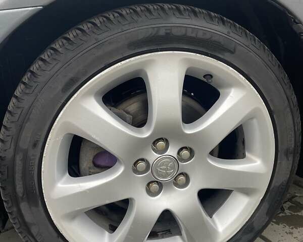 Сірий Тойота Авенсіс, об'ємом двигуна 2 л та пробігом 285 тис. км за 5200 $, фото 4 на Automoto.ua
