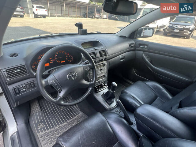 Серый Тойота Авенсис, объемом двигателя 2 л и пробегом 272 тыс. км за 4800 $, фото 9 на Automoto.ua