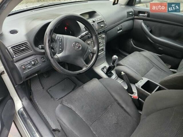 Серый Тойота Авенсис, объемом двигателя 2 л и пробегом 312 тыс. км за 4400 $, фото 33 на Automoto.ua
