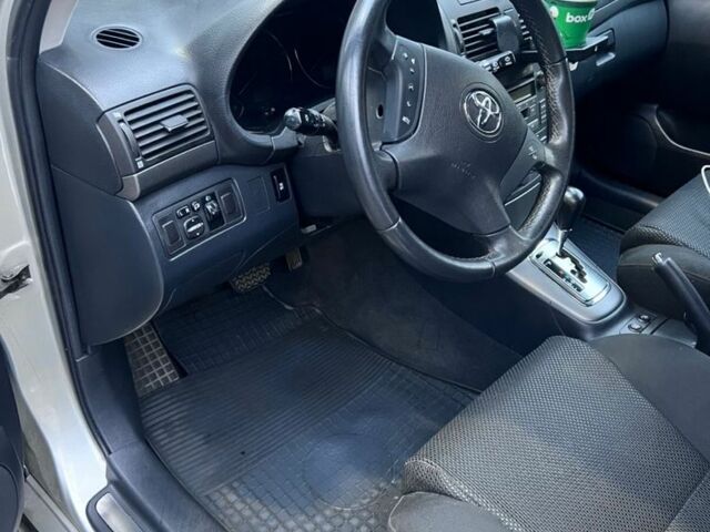 Серый Тойота Авенсис, объемом двигателя 2.4 л и пробегом 271 тыс. км за 3769 $, фото 1 на Automoto.ua