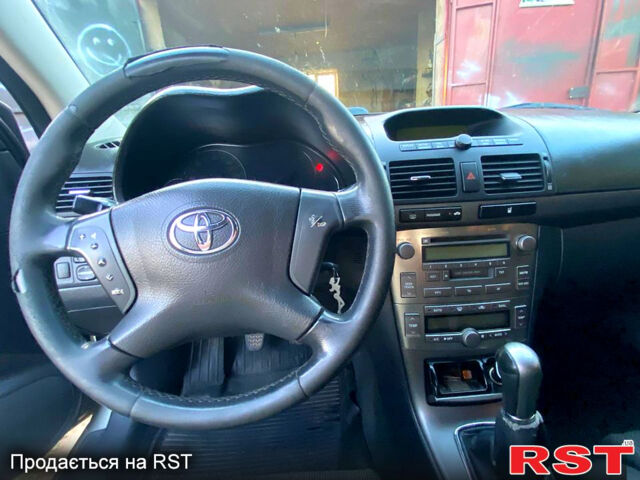Серый Тойота Авенсис, объемом двигателя 2 л и пробегом 406 тыс. км за 4700 $, фото 7 на Automoto.ua