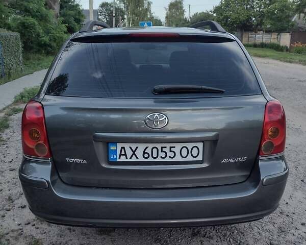 Серый Тойота Авенсис, объемом двигателя 1.79 л и пробегом 111 тыс. км за 6000 $, фото 2 на Automoto.ua