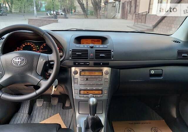 Сірий Тойота Авенсіс, об'ємом двигуна 2 л та пробігом 230 тис. км за 6999 $, фото 36 на Automoto.ua