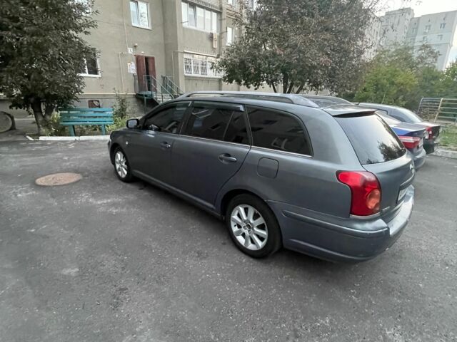 Серый Тойота Авенсис, объемом двигателя 2 л и пробегом 375 тыс. км за 4850 $, фото 1 на Automoto.ua