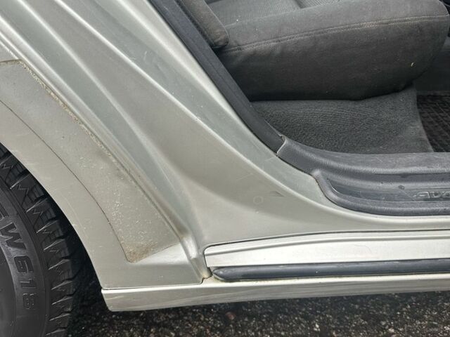 Серый Тойота Авенсис, объемом двигателя 2 л и пробегом 300 тыс. км за 2900 $, фото 15 на Automoto.ua