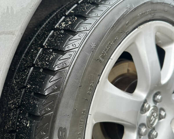 Серый Тойота Авенсис, объемом двигателя 2 л и пробегом 251 тыс. км за 5300 $, фото 8 на Automoto.ua