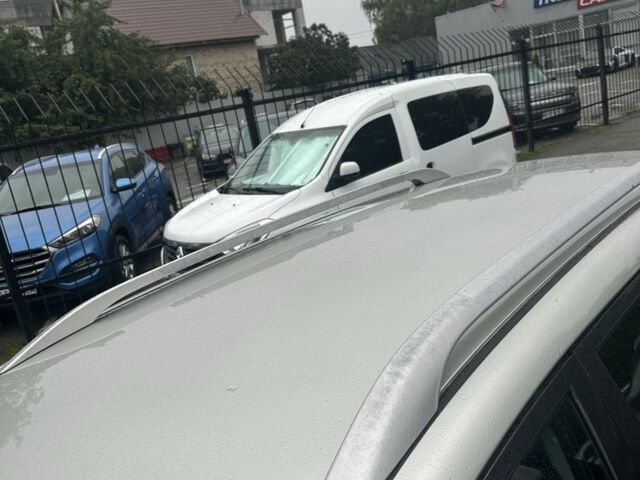 Серый Тойота Авенсис, объемом двигателя 2 л и пробегом 300 тыс. км за 2900 $, фото 7 на Automoto.ua