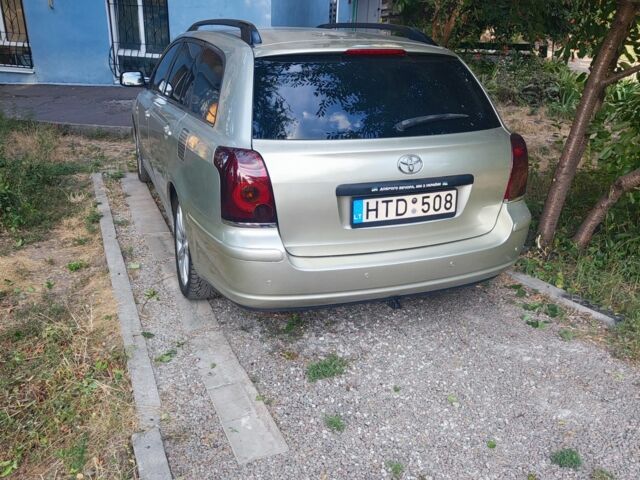 Серый Тойота Авенсис, объемом двигателя 2 л и пробегом 100 тыс. км за 3500 $, фото 2 на Automoto.ua