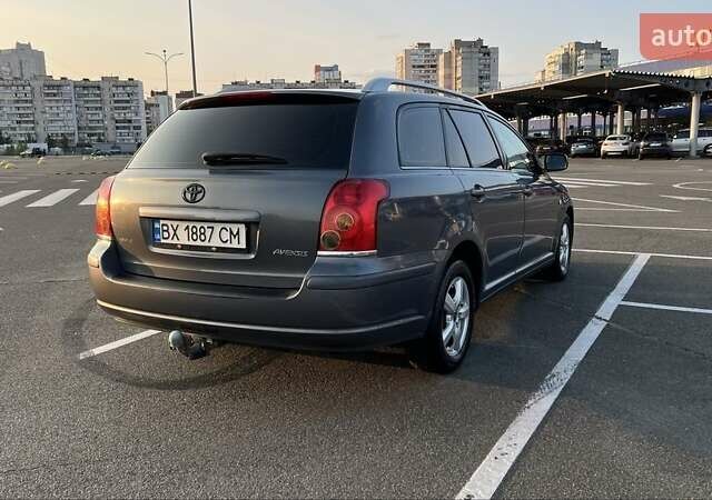 Серый Тойота Авенсис, объемом двигателя 1.8 л и пробегом 294 тыс. км за 5400 $, фото 2 на Automoto.ua