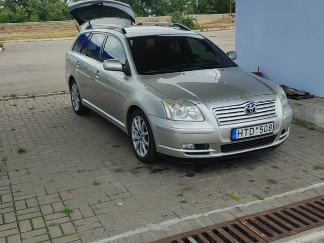 Серый Тойота Авенсис, объемом двигателя 2 л и пробегом 100 тыс. км за 3500 $, фото 7 на Automoto.ua