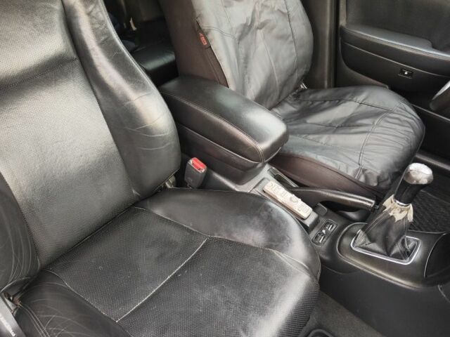 Серый Тойота Авенсис, объемом двигателя 2 л и пробегом 430 тыс. км за 2500 $, фото 5 на Automoto.ua