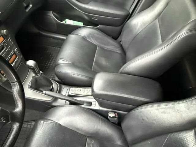 Серый Тойота Авенсис, объемом двигателя 2 л и пробегом 350 тыс. км за 2500 $, фото 6 на Automoto.ua