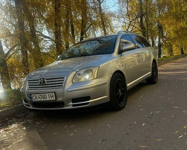 Серый Тойота Авенсис, объемом двигателя 2 л и пробегом 350 тыс. км за 4500 $, фото 1 на Automoto.ua