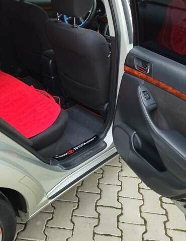 Сірий Тойота Авенсіс, об'ємом двигуна 1.8 л та пробігом 260 тис. км за 4499 $, фото 2 на Automoto.ua