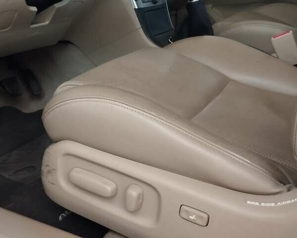 Серый Тойота Авенсис, объемом двигателя 2 л и пробегом 220 тыс. км за 7200 $, фото 9 на Automoto.ua